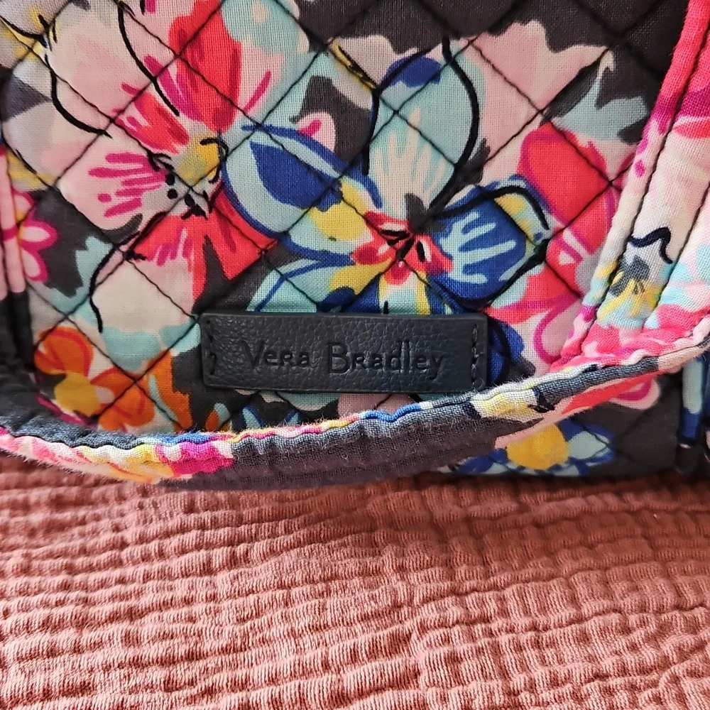 Vera Bradley 100 Handbag - Picture 2 of 7